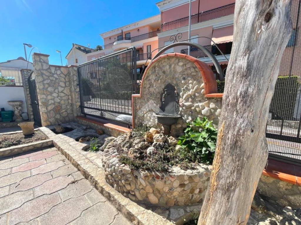 Villetta a schiera a Canosa di puglia in Via Montecarafa, 17 - Foto 3