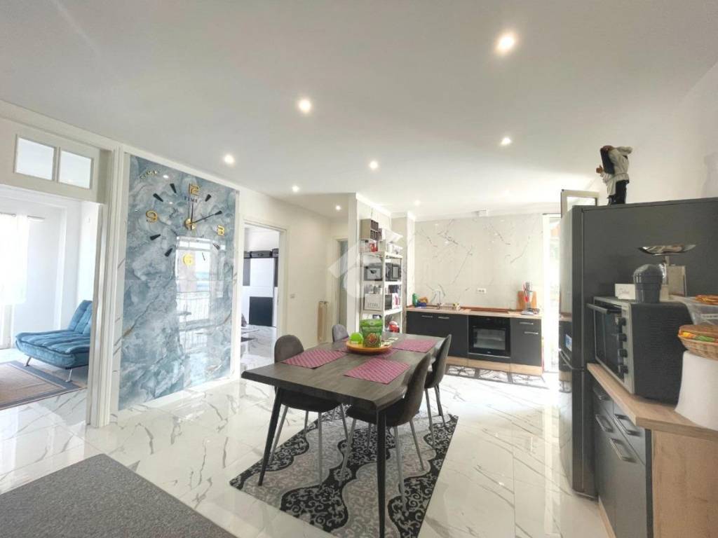 Appartamento a Canosa di puglia in Via Piemonte, 1 - Foto 2