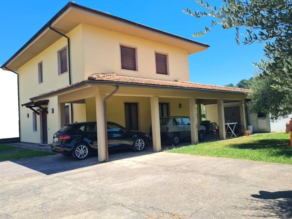 Villa a Porcari in Via Roma - Foto 2