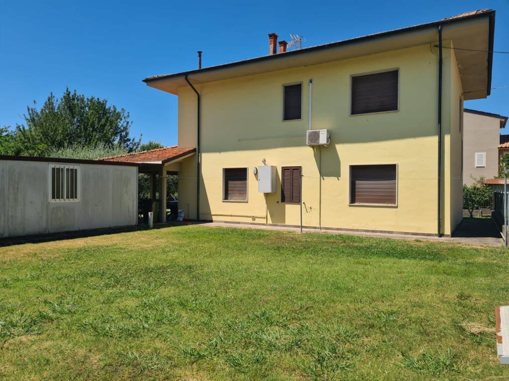 Villa a Porcari in Via Roma - Foto 3