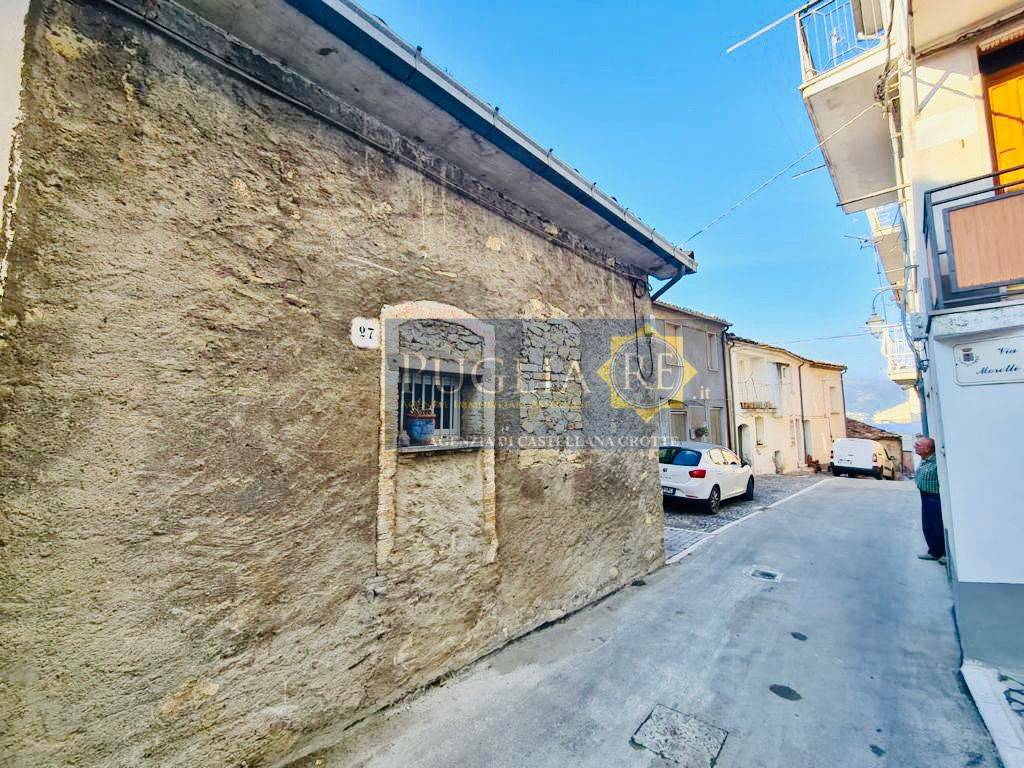 Casa indipendente a Carunchio in Via Croce Vico 2 - Foto 5