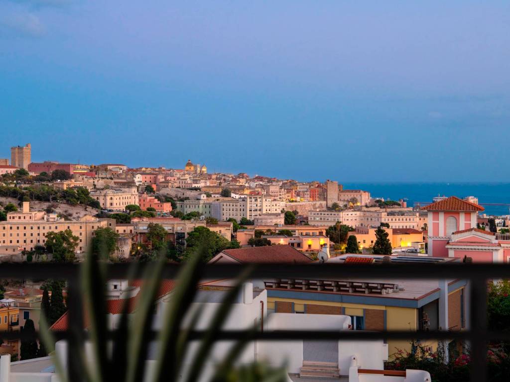 Attico / mansarda a Cagliari in Colle dei Punici - Foto 2