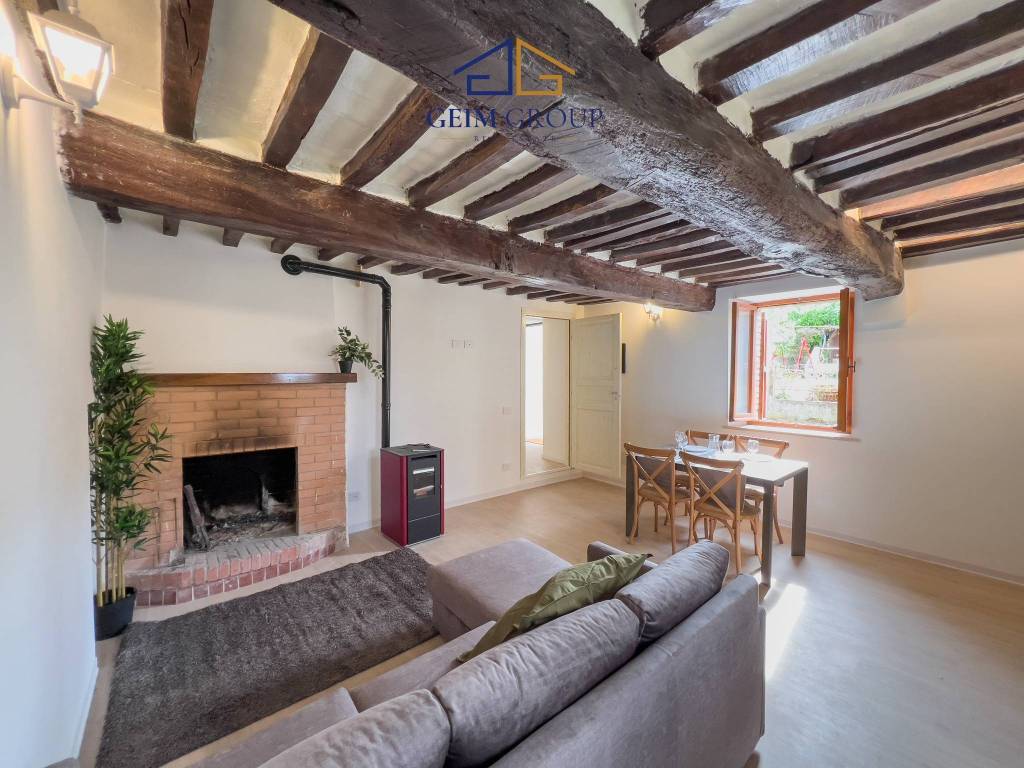 Villa a Gualdo cattaneo in via garibaldi, 35 - Foto 2