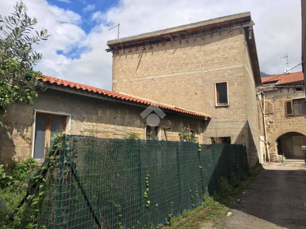 Casa indipendente a Montesarchio in Via Pini - Foto 2