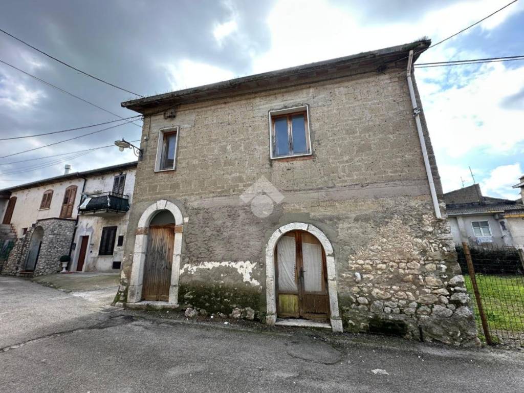 Casa indipendente a Montesarchio in Via Pini - Foto 3