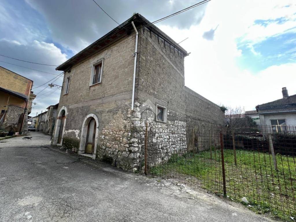Casa indipendente a Montesarchio in Via Pini - Foto 4