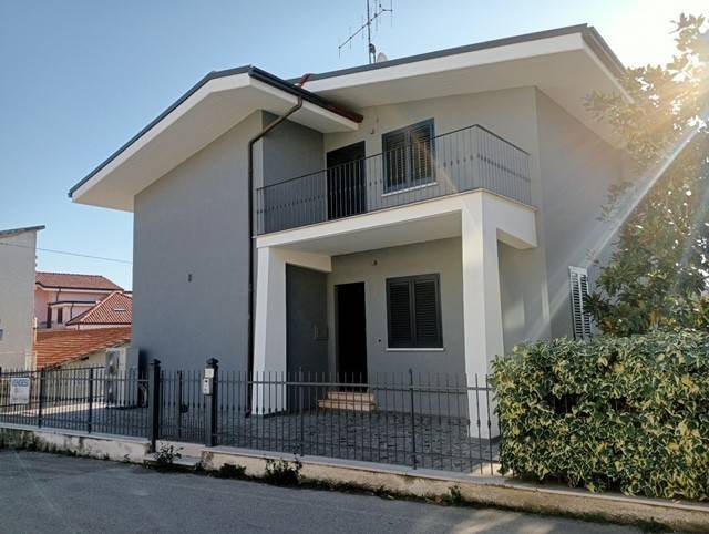 Villa a Nereto in Via Gioacchino Rossini, 31 - Foto 2