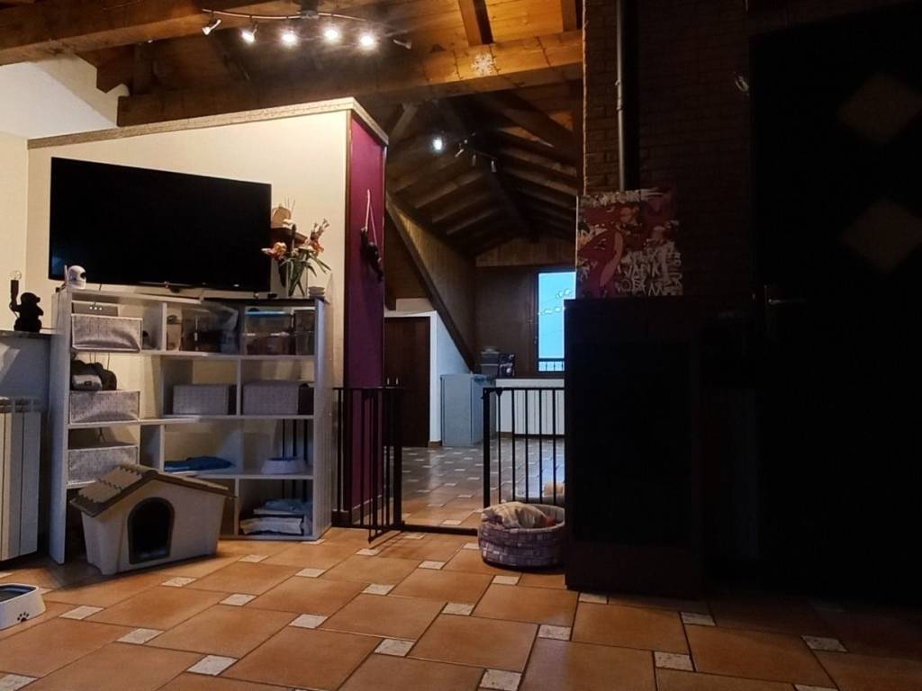 Appartamento a Cuvio in Via Giuseppe Verdi, 7 - Foto 5