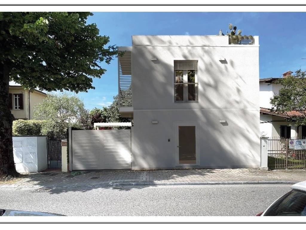 Villa a Forte dei marmi in Via Balilla - Foto 5