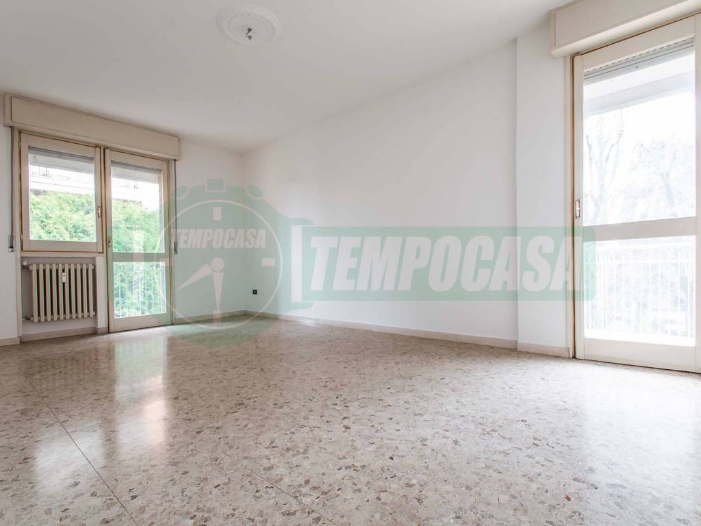 Appartamento a Tradate in Via Papa Giovanni XXIII, 3 - Foto 3