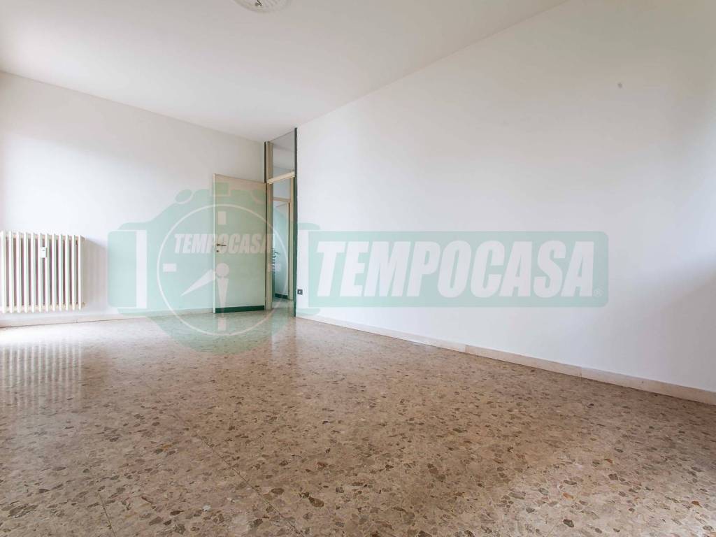 Appartamento a Tradate in Via Papa Giovanni XXIII, 3 - Foto 5