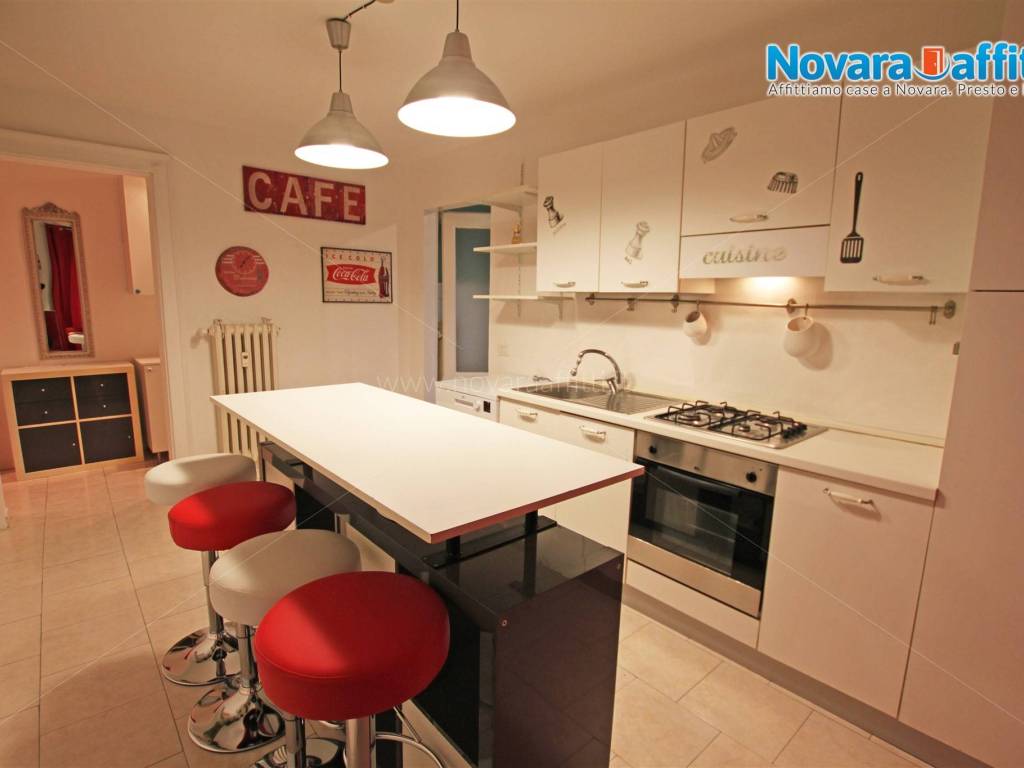 Appartamento a Novara in Piazza Giuseppe Garibaldi - Foto 5