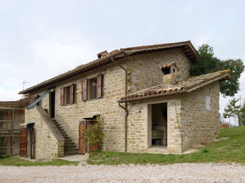 Rustico / casale a Gubbio in Fraz. San Bartolomeo - Foto 2