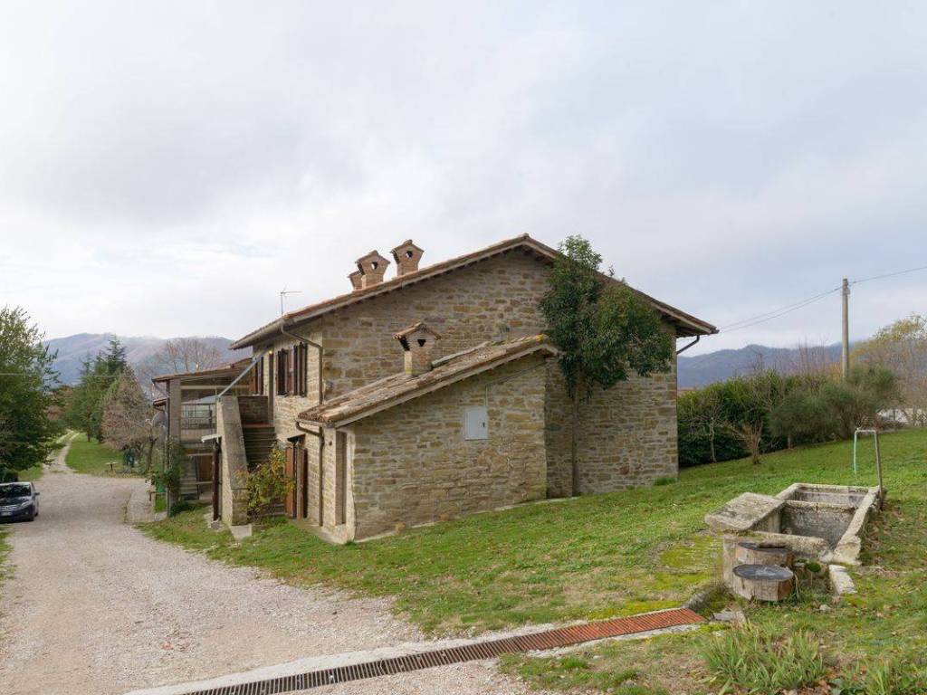 Rustico / casale a Gubbio in Fraz. San Bartolomeo - Foto 3