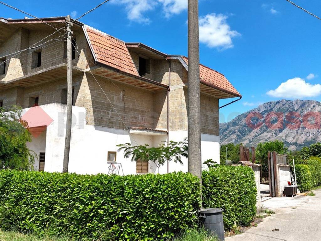 Villa a Montesarchio in via Capitorre, snc - Foto 2