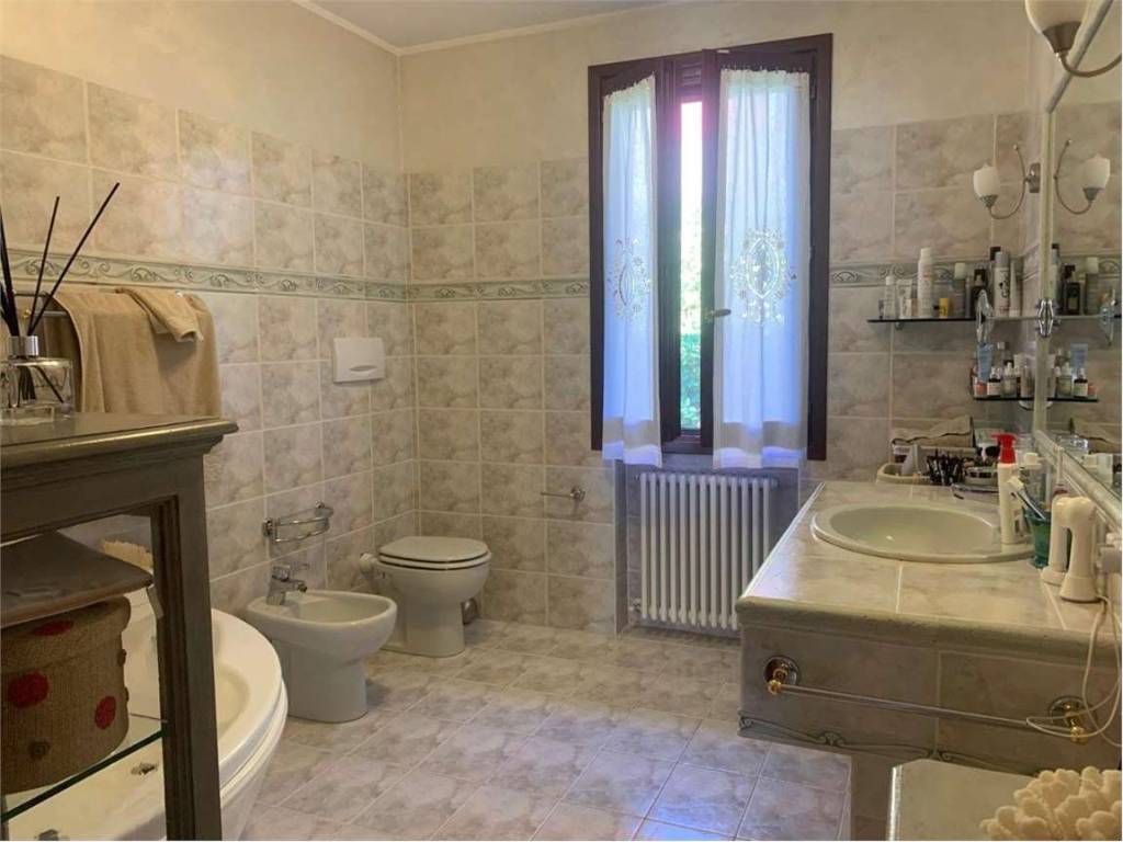 Villa a Castelnovo ne' monti in Via Casino, 43 - Foto 3