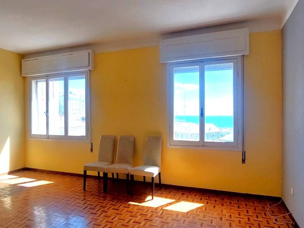 Appartamento a Imperia in Viale Giacomo Matteotti - Foto 2