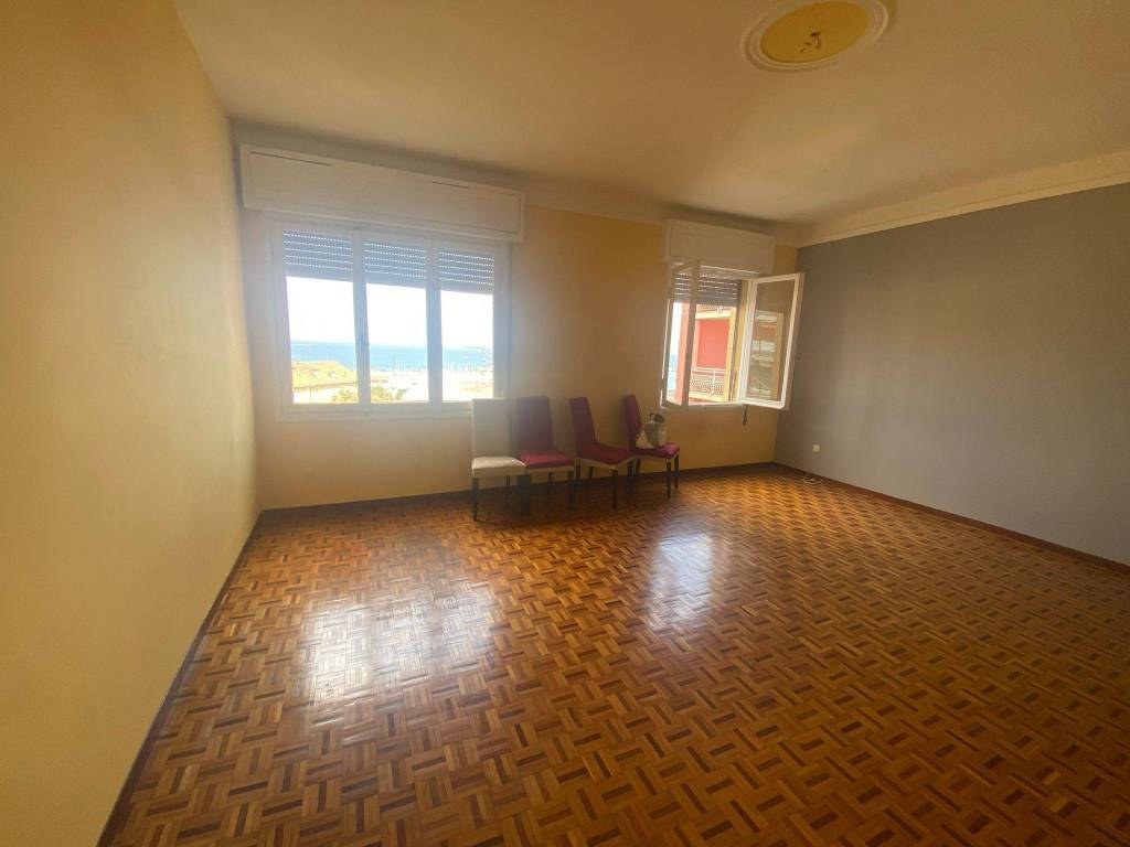 Appartamento a Imperia in Viale Giacomo Matteotti - Foto 4