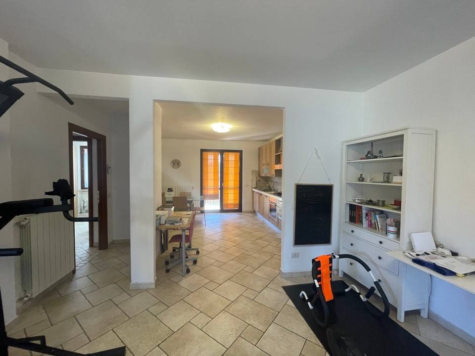 Villa a Monvalle in Via Piave, 32 - Foto 5
