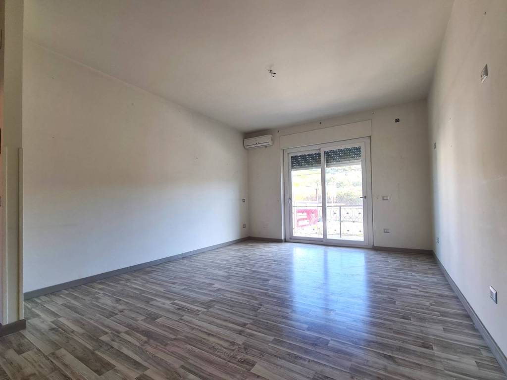 Appartamento a Catanzaro in Viale Magna Grecia - Foto 2