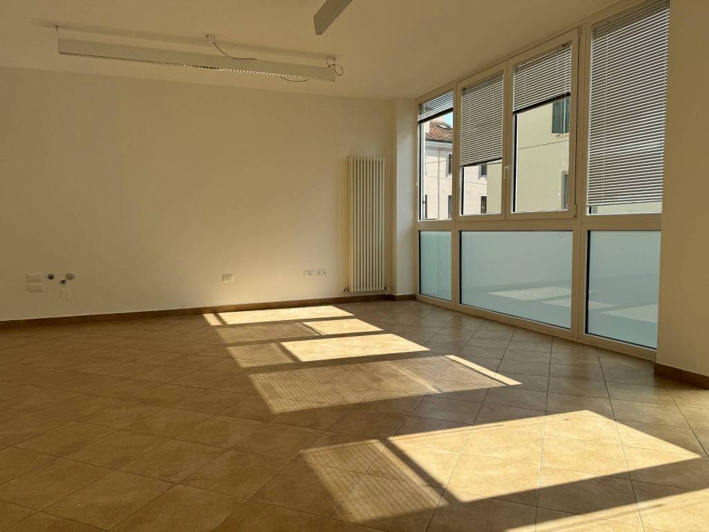 Appartamento a Rovigo in Piazza Giuseppe Garibaldi, 5 - Foto 3