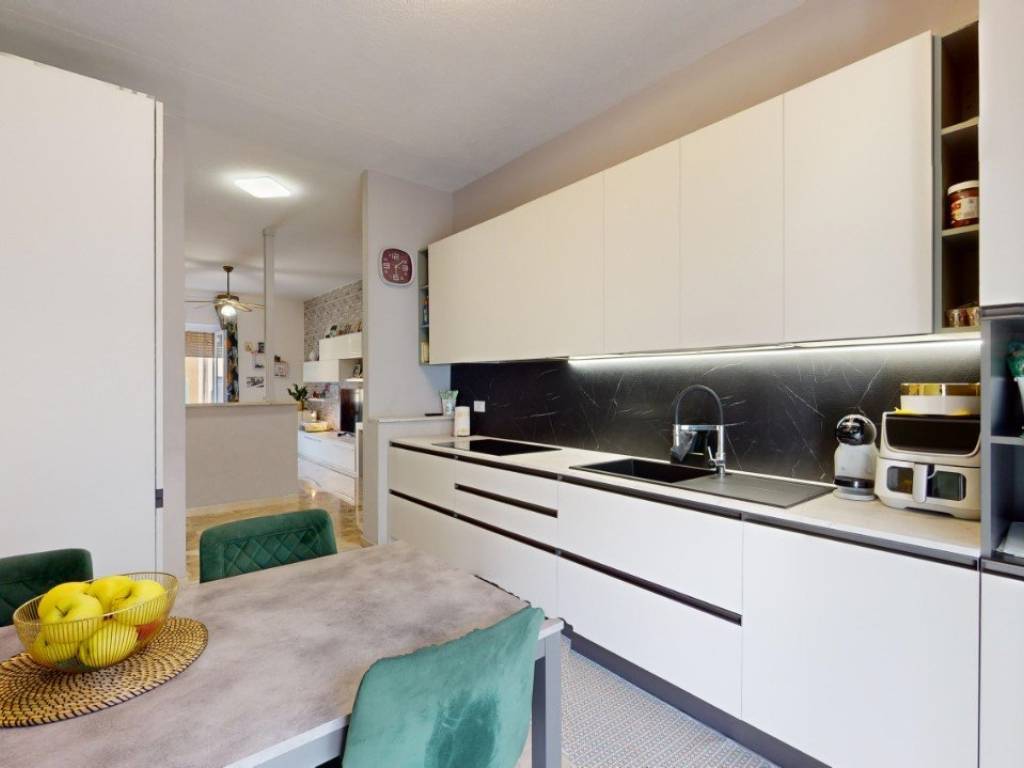 Appartamento a Luino in VIALE DANTE, 12 - Foto 5
