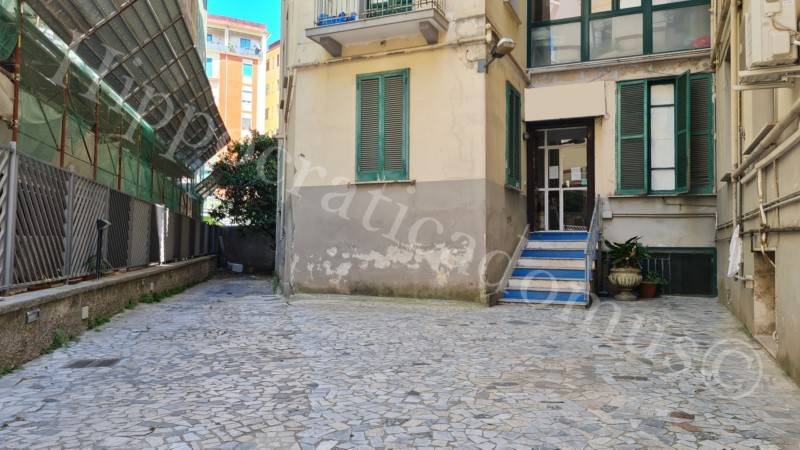 Appartamento a Salerno in Via Armando Diaz - Foto 4
