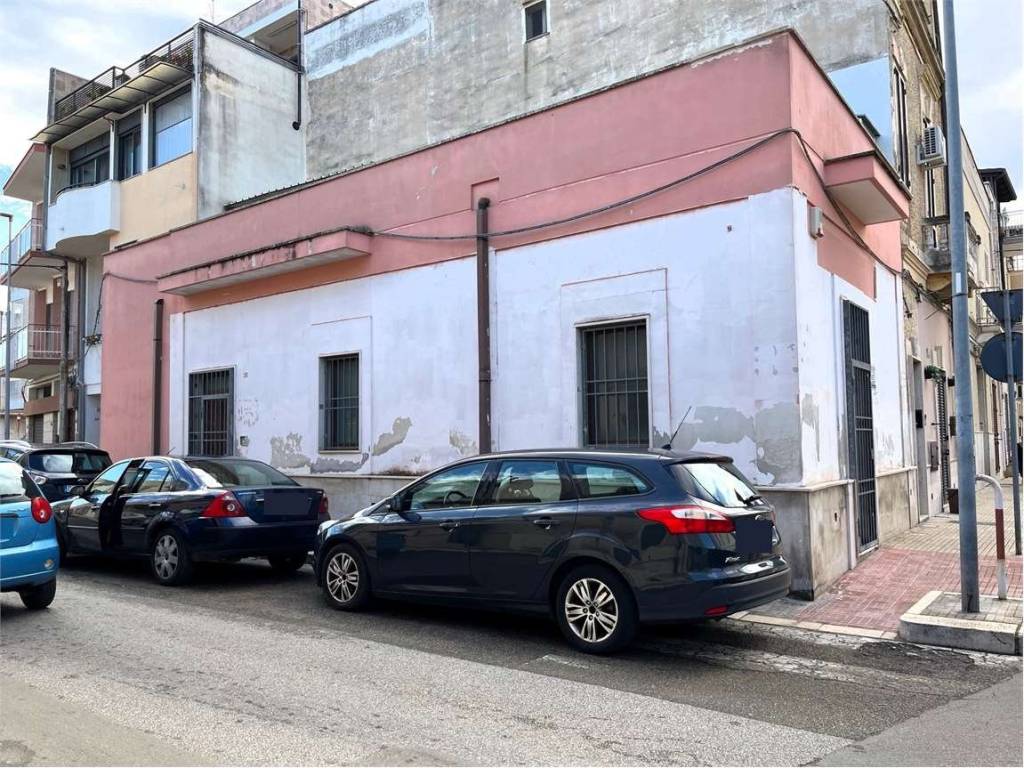 Immobile a Brindisi in Via Fulvia ang. Via Vittorio Veneto - Foto 2