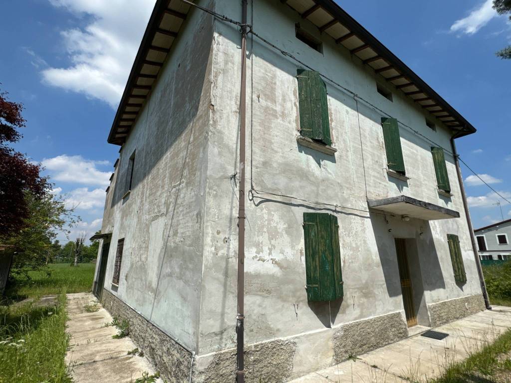 Villa a Carpi in Via Roma, 5 - Foto 2