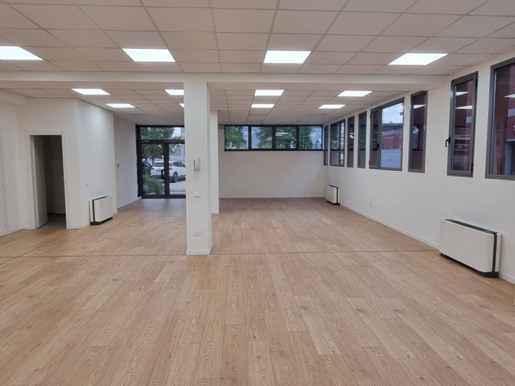 Immobile a Padova in Viale della Navigazione Interna - Foto 2