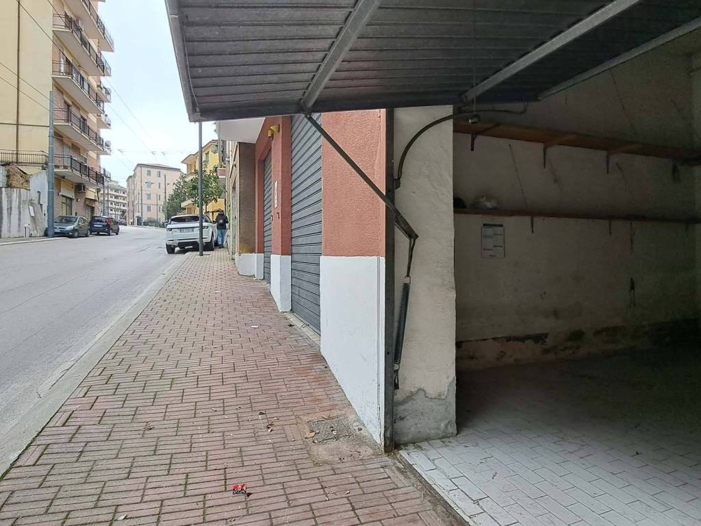 Box / garage a Chieti in Via Madonna degli Angeli, 199 - Foto 4