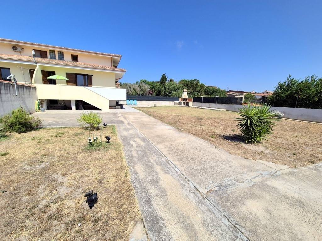 Villa a San giovanni suergiu in Via Fosse Ardeatine - Foto 4