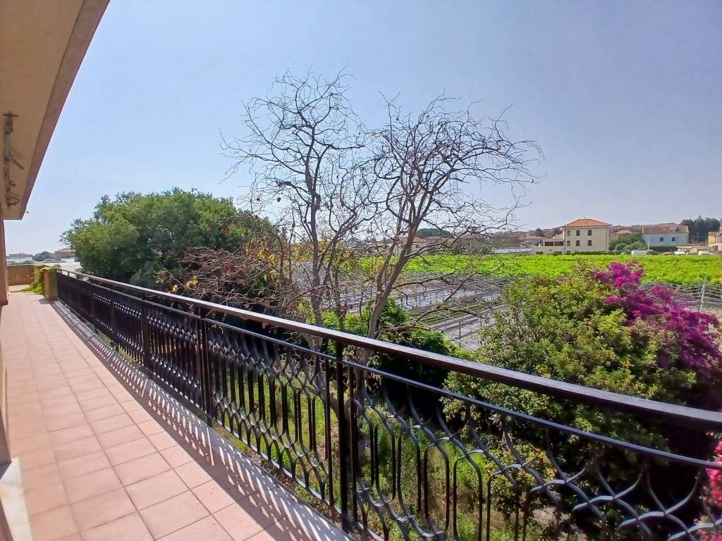 Villa a Albenga in Viale Agricoltura - Foto 3