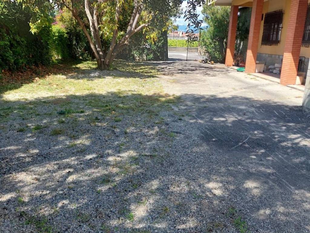Villa a Albenga in Viale Agricoltura - Foto 5