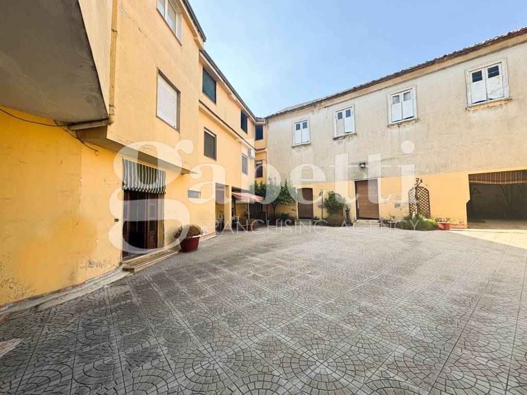 Palazzo / stabile a Villa di briano in Via Leopoldo Santagata, 1 - Foto 2