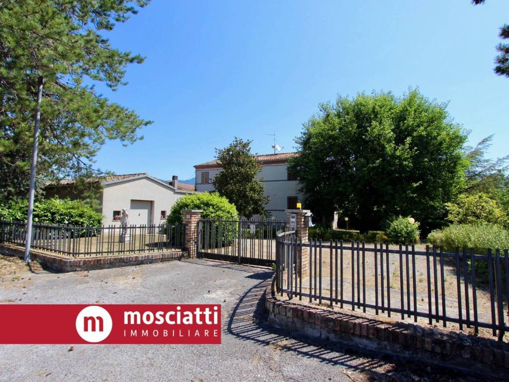 Villa a Matelica in Via Aristide Merloni, 35 - Foto 2