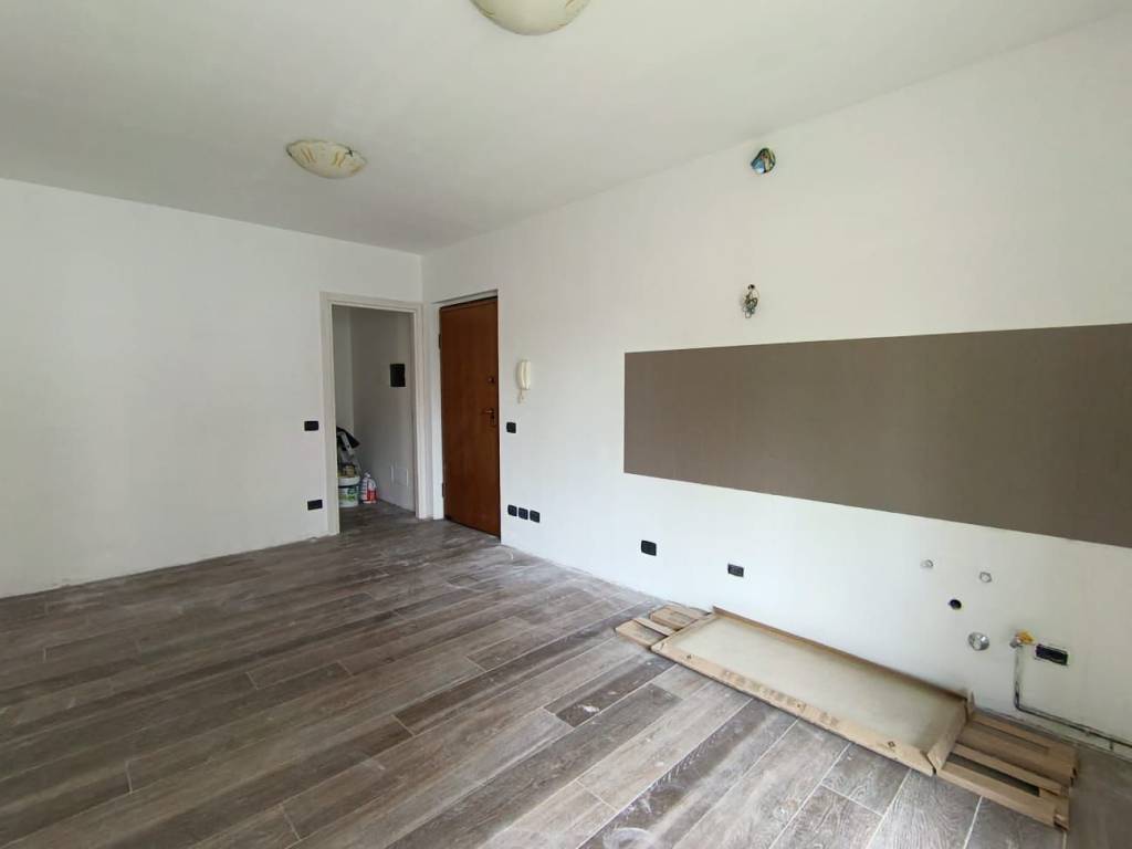 Appartamento a Mozzate in Via Antonio Guglielmetti, 36 - Foto 2