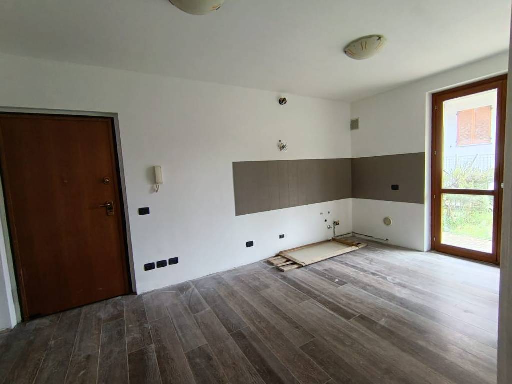 Appartamento a Mozzate in Via Antonio Guglielmetti, 36 - Foto 3