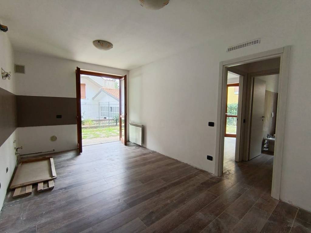 Appartamento a Mozzate in Via Antonio Guglielmetti, 36 - Foto 5