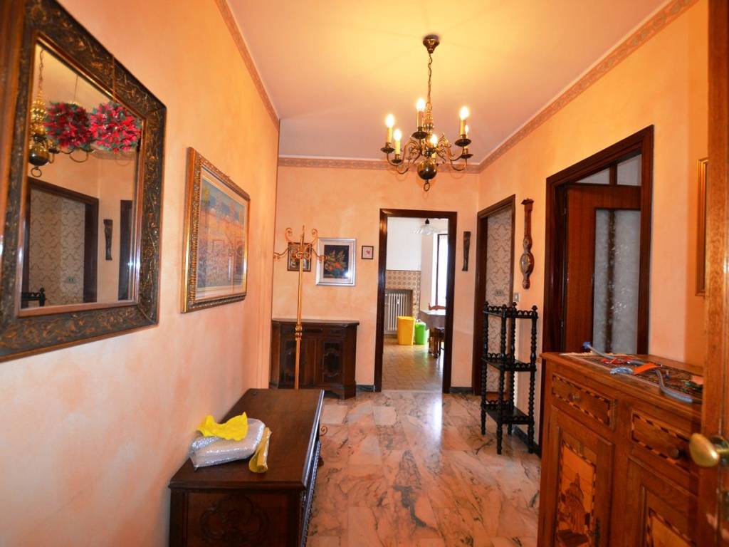 Appartamento a Biella in Via Oreste Mombello, 3 - Foto 4