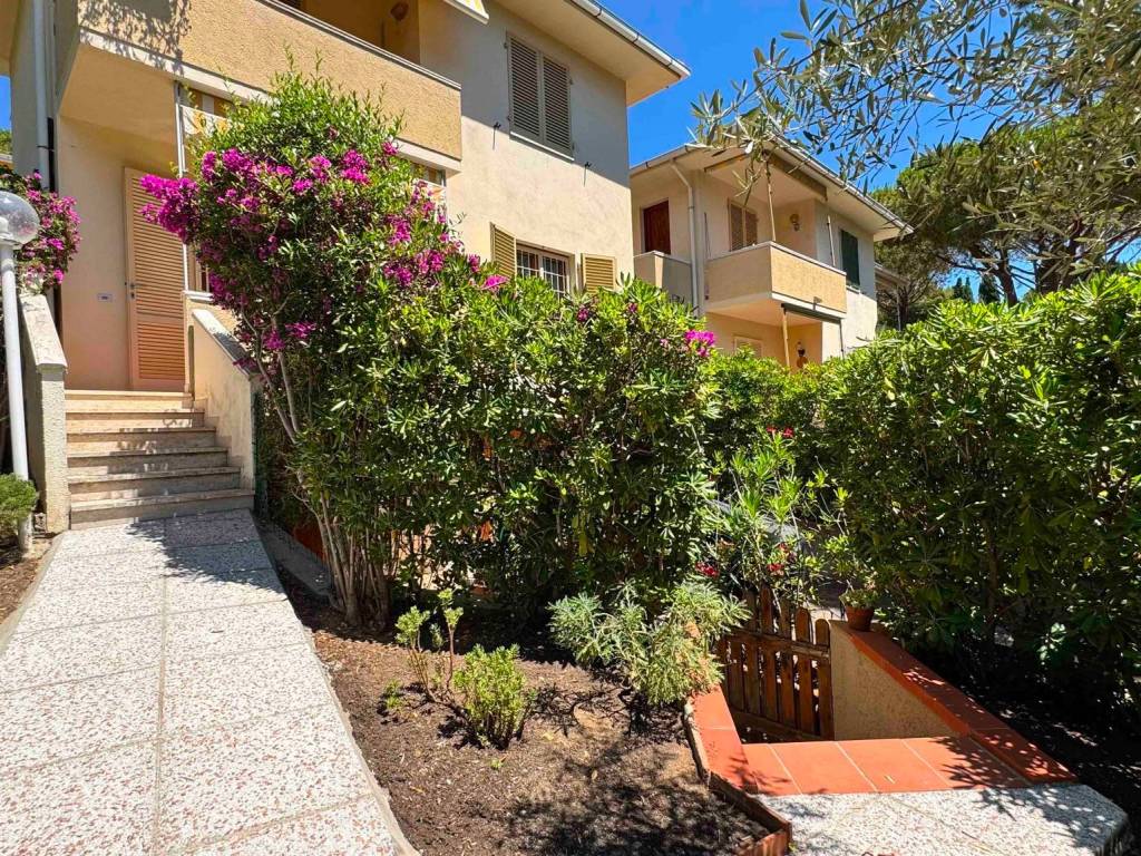 Appartamento a Rosignano marittimo in Via Tiziano Vecellio, 10 - Foto 2