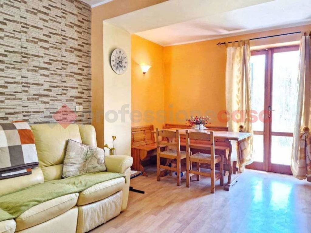 Casa indipendente a Tornimparte in Via del Corso, 63 - Foto 2