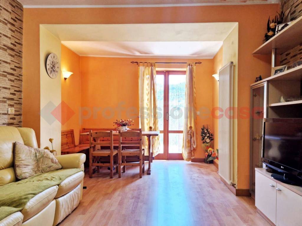 Casa indipendente a Tornimparte in Via del Corso, 63 - Foto 3