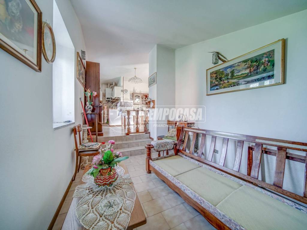 Appartamento a Castelletto sopra ticino in Via A. Oldrini - Foto 4