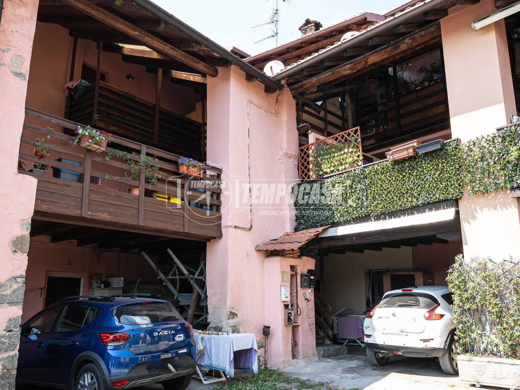 Casa indipendente a Oggiono in Via Peslago - Foto 2