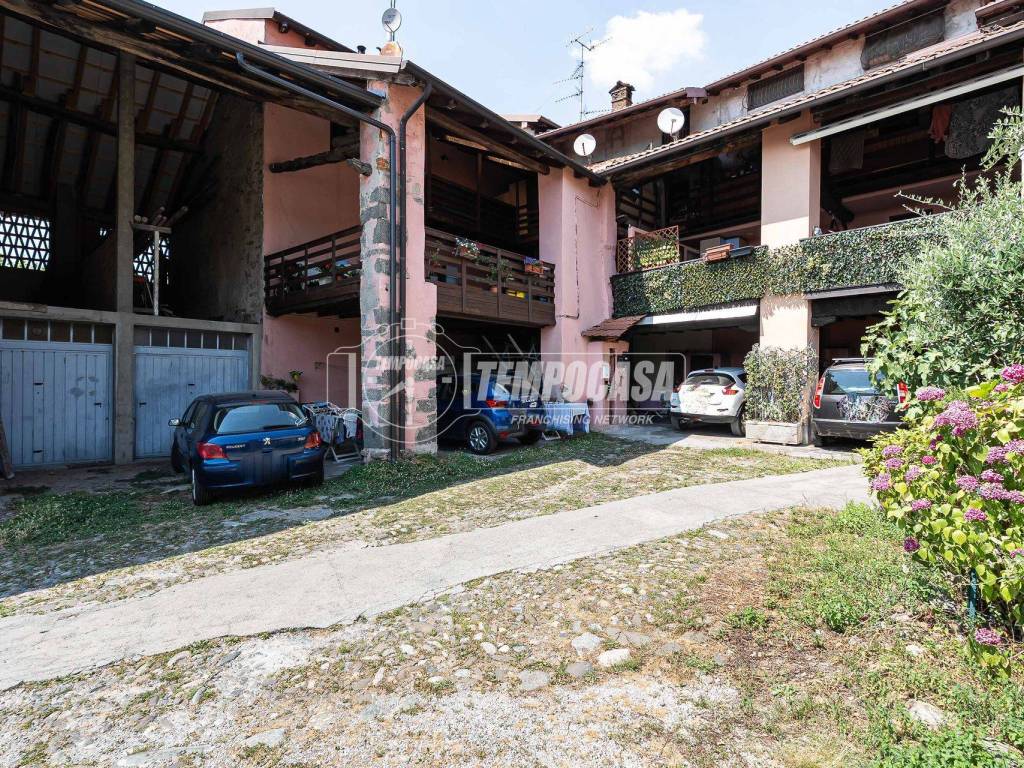 Casa indipendente a Oggiono in Via Peslago - Foto 3
