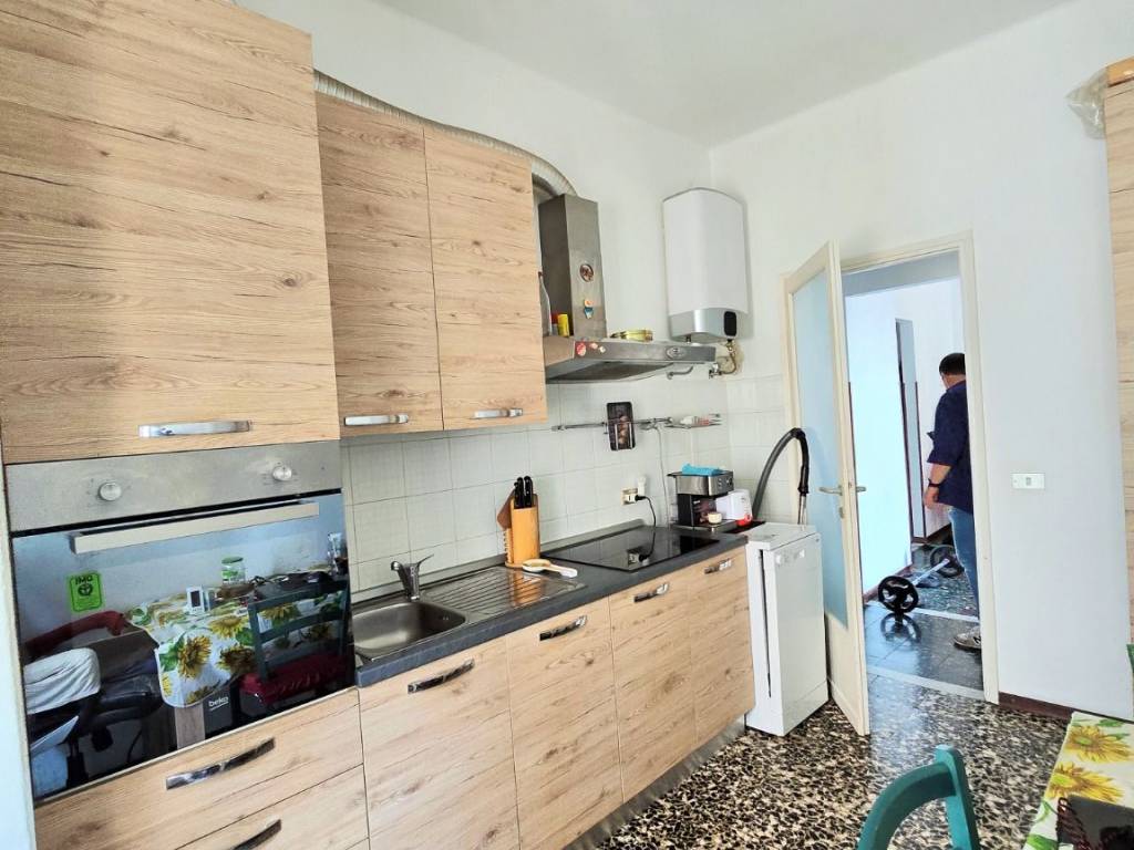 Appartamento a Arona in Via Vittorio Veneto, 11 - Foto 5