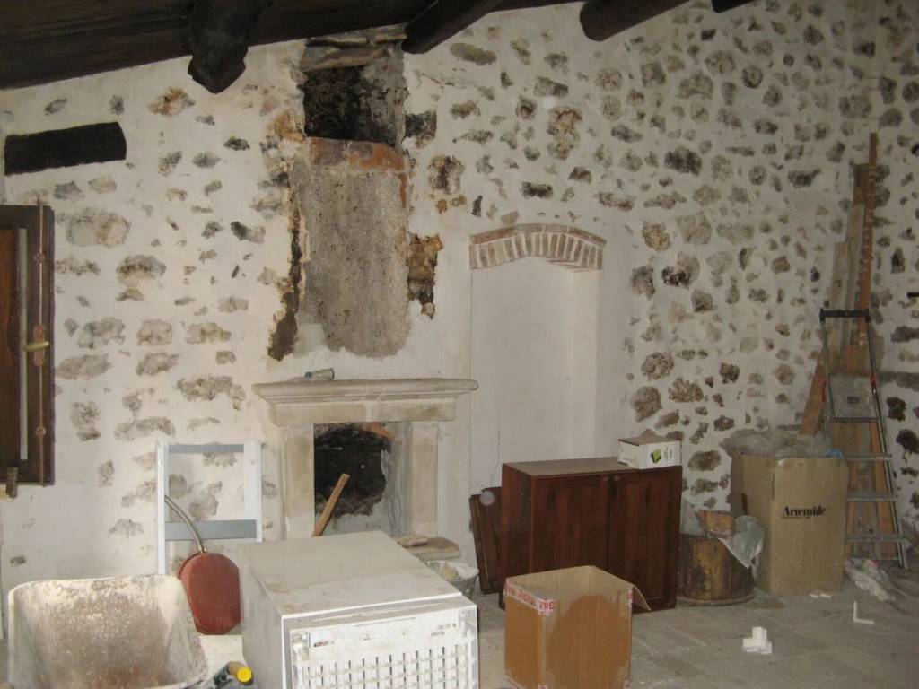 Appartamento a Castelvecchio calvisio in Via Del Forno S.N.C. - Foto 5