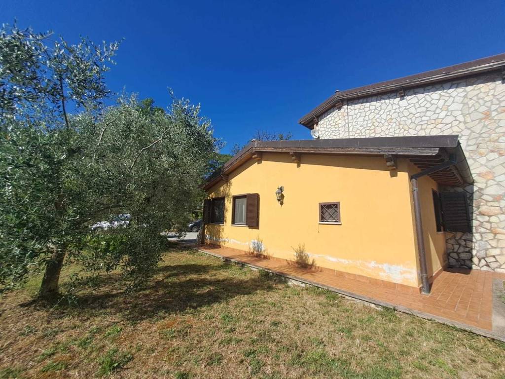 Villa a Amelia in Via Rimembranze, 4545 - Foto 3