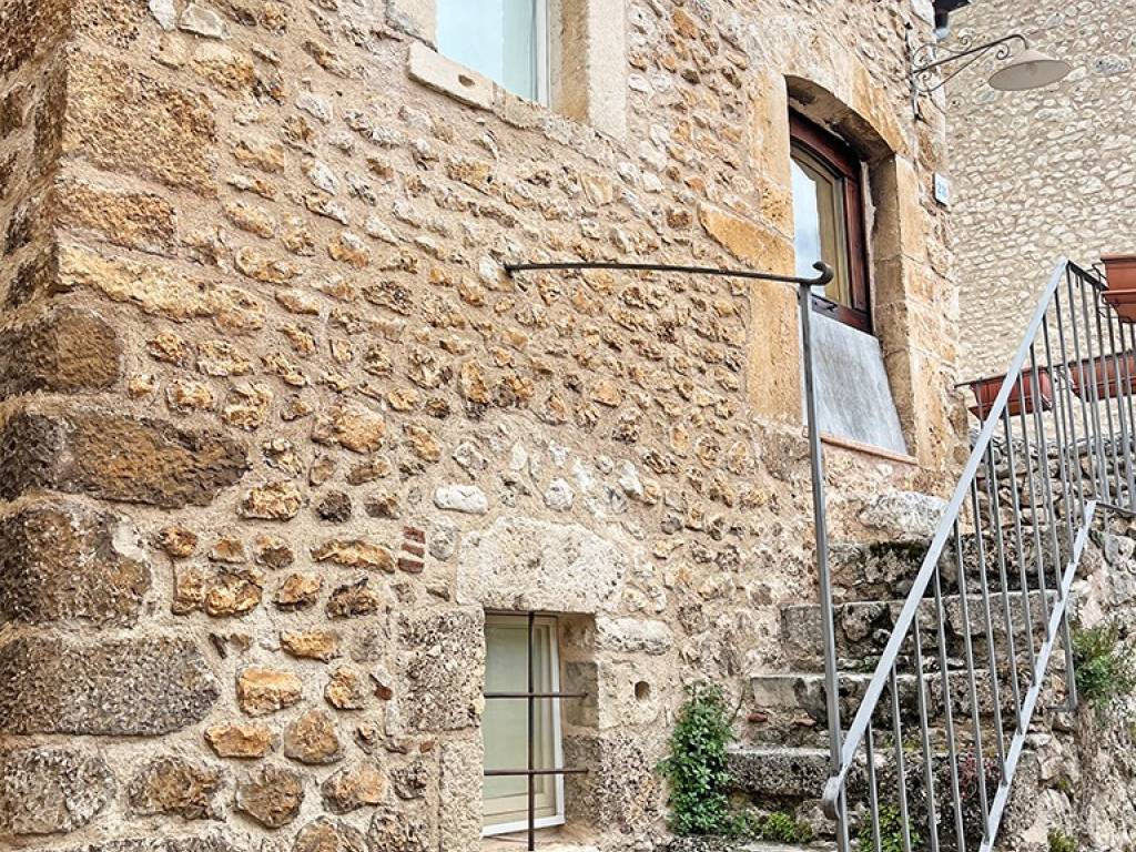 Casa indipendente a Santo stefano di sessanio in Via Giuseppe Garibaldi, 28 - Foto 4